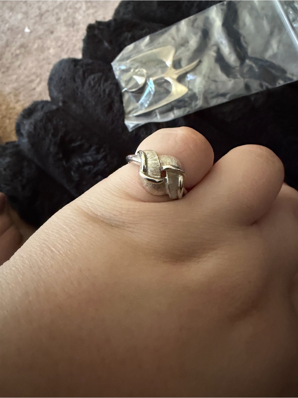 vintage Avon silvertone knot design ring